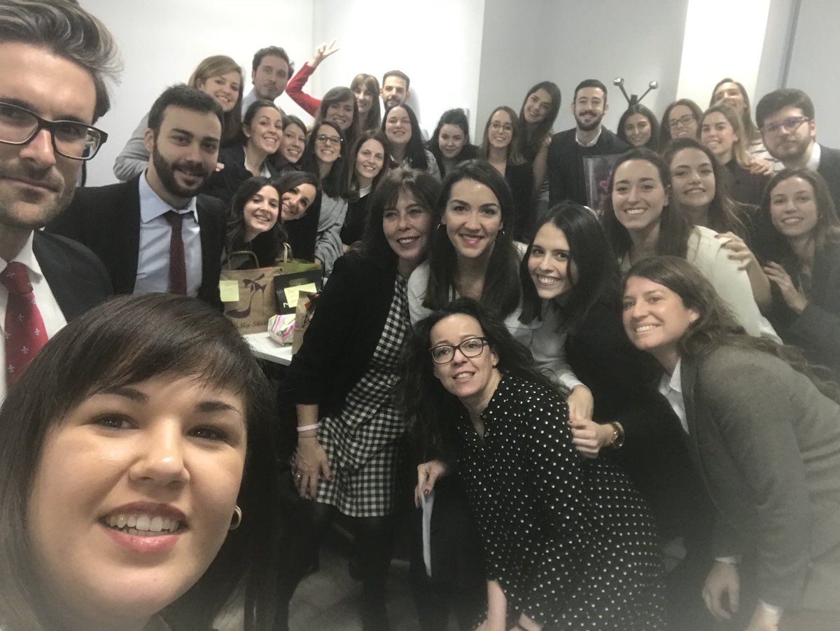 Miriam__Urbano's tweet photo. El equipo de #springspain os desea #FelizNavidad https://t.co/V0CgsRbO4d