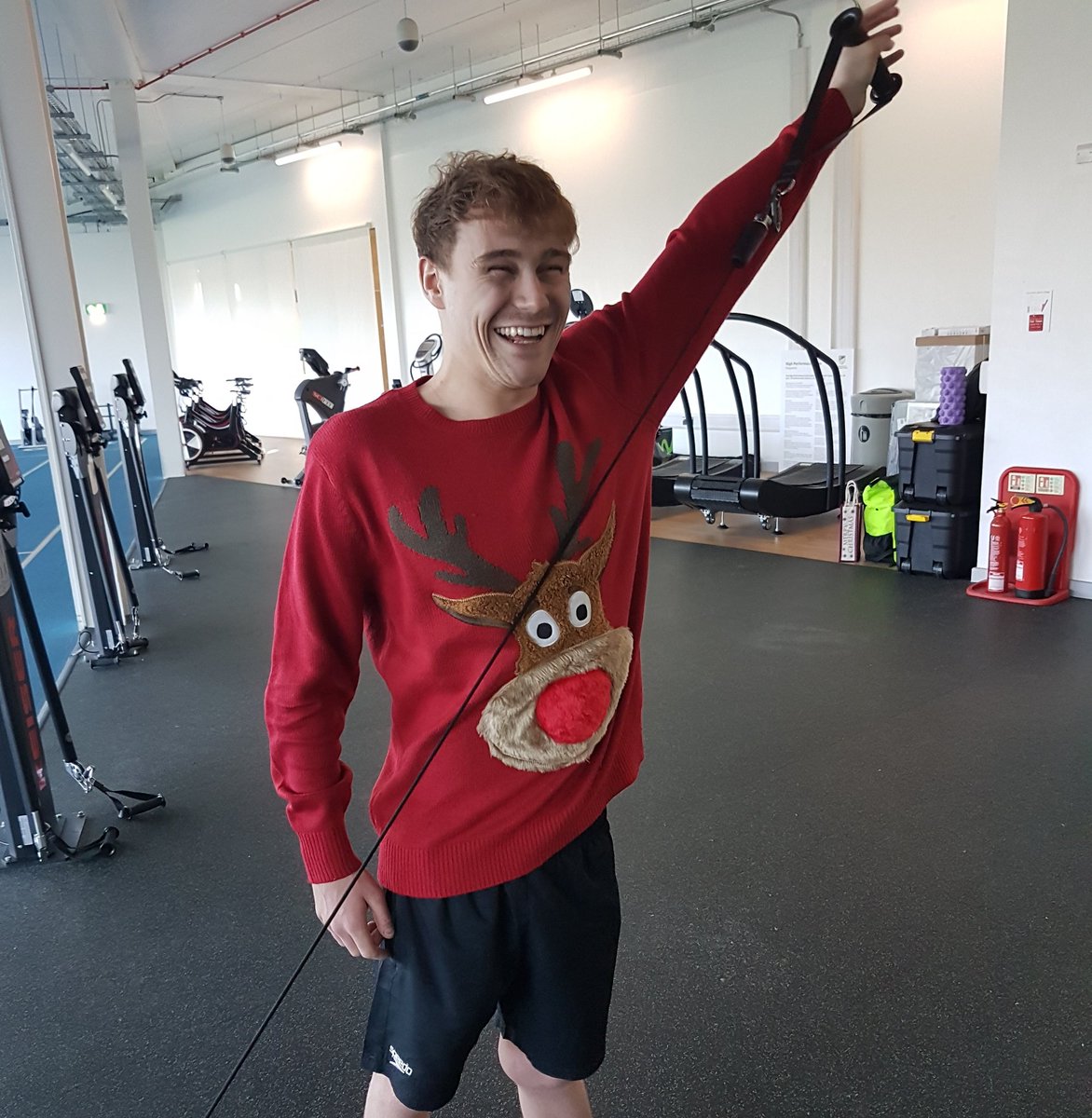 ThelegendGlenn's tweet photo. Happy Chriiiiiiiistmas all. @NovaCenturionSC @olliehyndgb @UoNSport @MDC_News @Para_swimming #makingthebestbetter @bpm__sports @CHenshawGB @EllieSimmonds1 @britishswimming @RobAubry @C4Paralympics @Eng_Dis_Sport https://t.co/LhXvxBDWdU