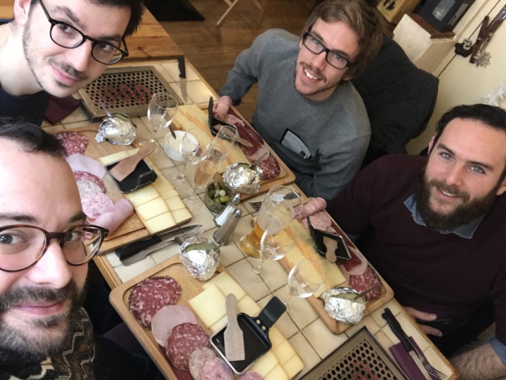 AppOuest's tweet photo. Raclette de noël ce midi pour l’équipe 🧀🎄🎅 https://t.co/hbGt0aHwBF