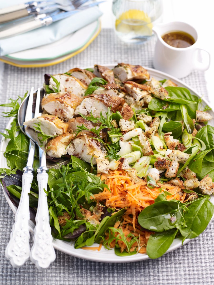 makemoreofsalad's tweet photo. This salad is a great one for leftovers... swap out the chicken for turkey and you're in for a winner. https://t.co/dDqzJoFlaY https://t.co/2C14oOImFO
