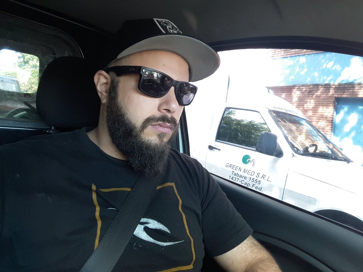 matiasfrada's tweet photo. @gentesexyradio #soygenteselfie https://t.co/8C1cIxWhiF