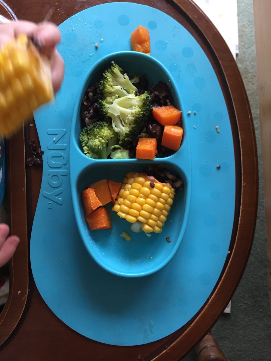 gemmacarter2's tweet image. Rainbow lunch #blackbeans #squash #broccoli #cob @NubyUK