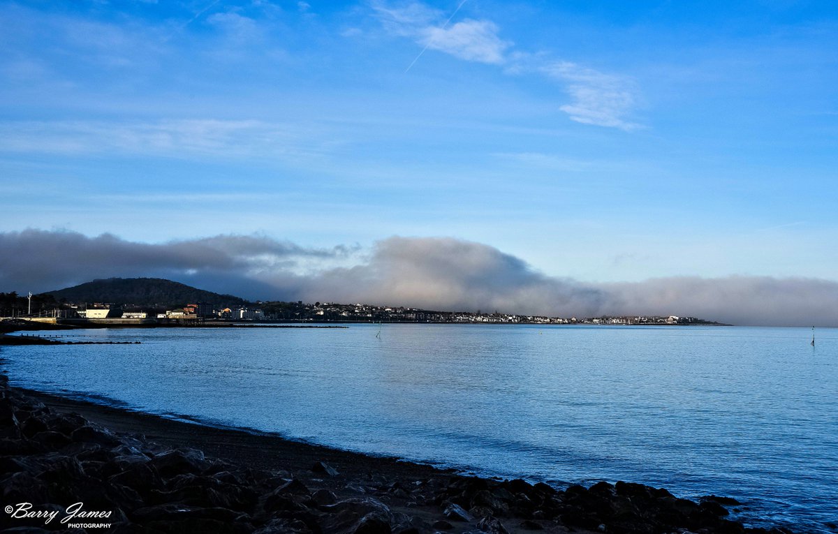 Losing the light on a late December day, while gazing across the beautiful Bay of Colwyn. @ruthwignall <a href="/katelewisITV/">Kate Lewis</a> <a href="/AmandaHouston/">Amanda Houston</a> <a href="/behnazakhgar/">Behnaz</a> <a href="/DerekTheWeather/">Derek Brockway - weatherman</a> <a href="/walesdotcom/">This is Cymru Wales</a> <a href="/ItsYourWales/">It's Your Wales</a> <a href="/MyNorthWales/">My North Wales</a> <a href="/CountryfileMag/">Countryfile Magazine</a> <a href="/beauty_wales/">Beauty of Wales</a> <a href="/BaeColwynBay/">Bae Colwyn Bay</a>