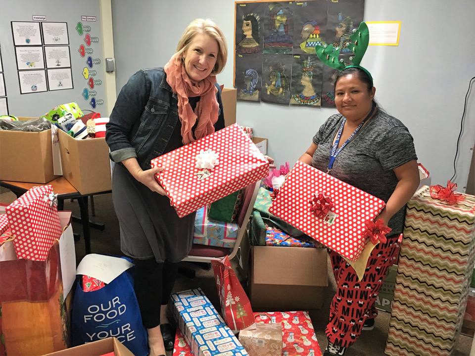HopeForSD's tweet image. Thanks to your amazing generosity, today we delivered gifts to eight struggling families. For many of these students, there would be nothing under the Christmas tree, as their parents are just trying to pay rent and buy groceries. Thanks for making their Christmas special!