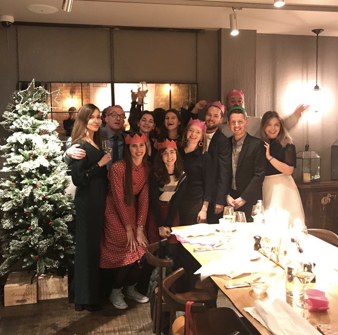 HalesGallery's tweet photo. Our annual #halesgallery team Christmas photo 💛 Thank you for all your support this year, we look forward to seeing you in #London or #NYC in 2018! #artgallery #festivewishes #artinlondon #artinnyc #londongalleries #lesgalleries https://t.co/7A6AzUA3Zf