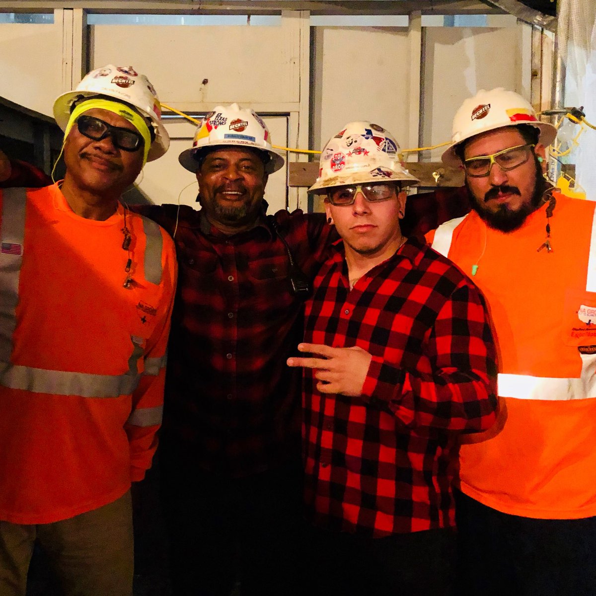 gregchevy52's tweet photo. Had a good run, had lots of fun and worked with some of the best hands . Catch y’all on the next one. #highpaidhookers #cmon #exxon #riggerlife #offtoCali https://t.co/HCDpMDhncp