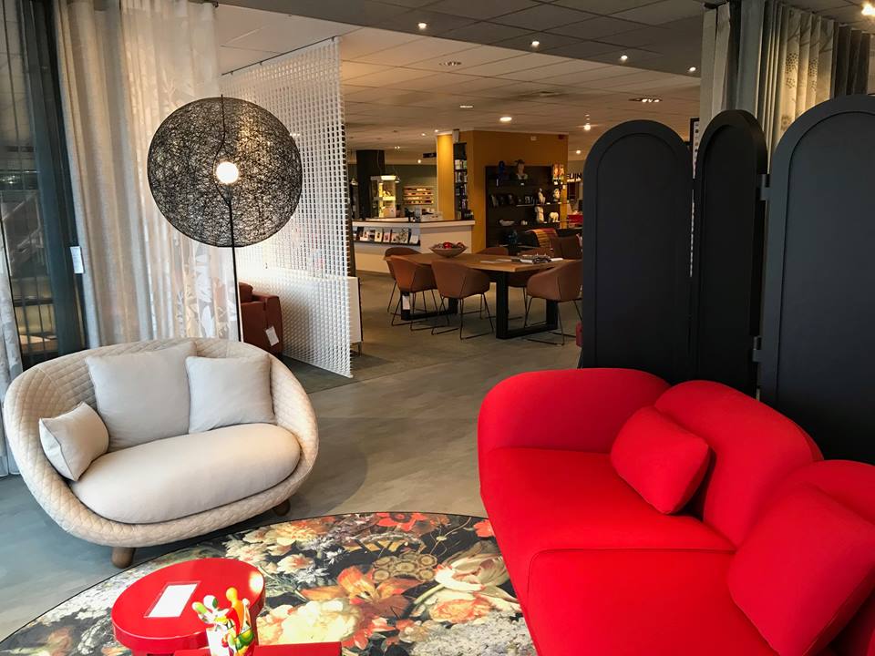 De meubels van Moooi zijn nog net op tijd binnen voor de kerst. 
Komt u ook langs tweede kerstdag? Wij zijn open van 12:00 - 17:00 #moooi #design #interieur