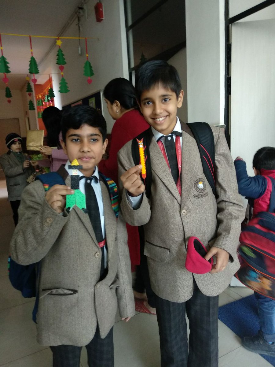 Anupam_Sharmaa's tweet photo. JOYEUX NOEL - Celebrations with full fervor n enthusiasm @IpsCambridge @CambridgeInt @AnitaMe26011097 @Shalini45879847 @sudha_sivadas https://t.co/kaC6gs73t8