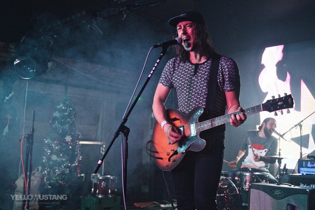YellowMustangMM's tweet photo. The awesome @AndTheHangnails #MartynFillingham #StevenReid performing @FibbersYork last night #York #livemusic #andthehangnails #yellowmustangphotography More shots here https://t.co/XQiXBgrOJ7 https://t.co/kfskD21Z5w