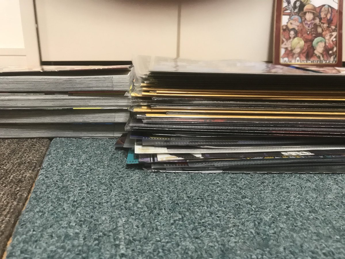 aabbccffff's tweet image. クリアファイルってさ、それでしか見れないいろんなキャラの衣装が見れたりするし、日常でも使える。
なおかつコストが低い。最高かと思いませんか？