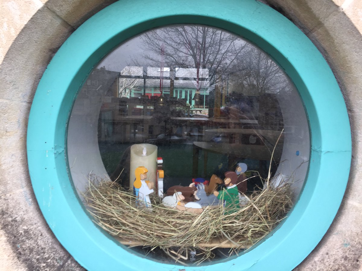 Happy Christmas from <a href="/StAndrewsPri/">St Andrew's Primary</a> . Hope you like our festive windows.