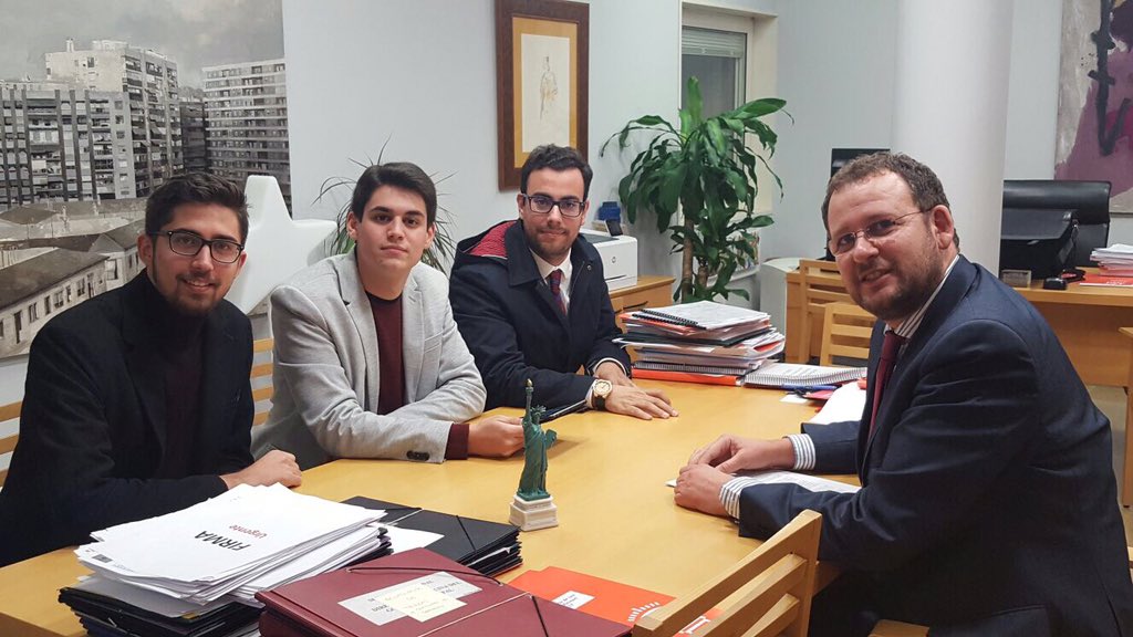 judocUMU's tweet photo. Mesa de trabajo con el Concejal de Modernización, Parques y Jardines del #AyuntamientoDeMurcia #PepeGuillen Siempre buscando lo mejor para #Murcia #Judoc https://t.co/1isN1kHfLs