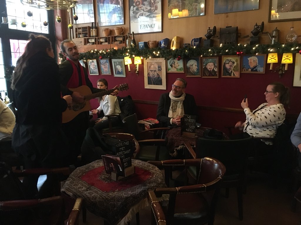 De serenades zijn begonnen!