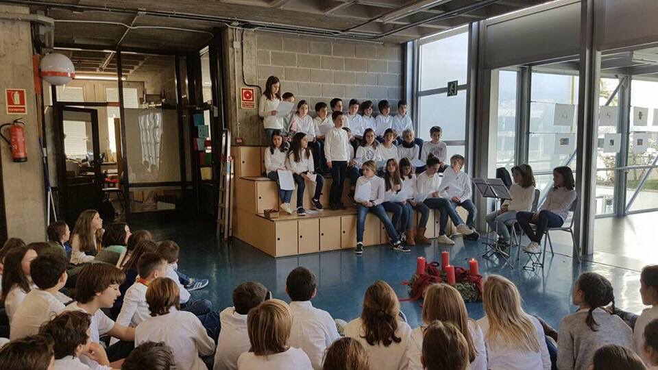 thaubarcelona's tweet photo. Els nens i nenes de 5èD ens expliquen l'origen de la celabració del dia de Reis.#5èprimària
#tempsdadvent
#thaubcn https://t.co/20pYGGIY4H