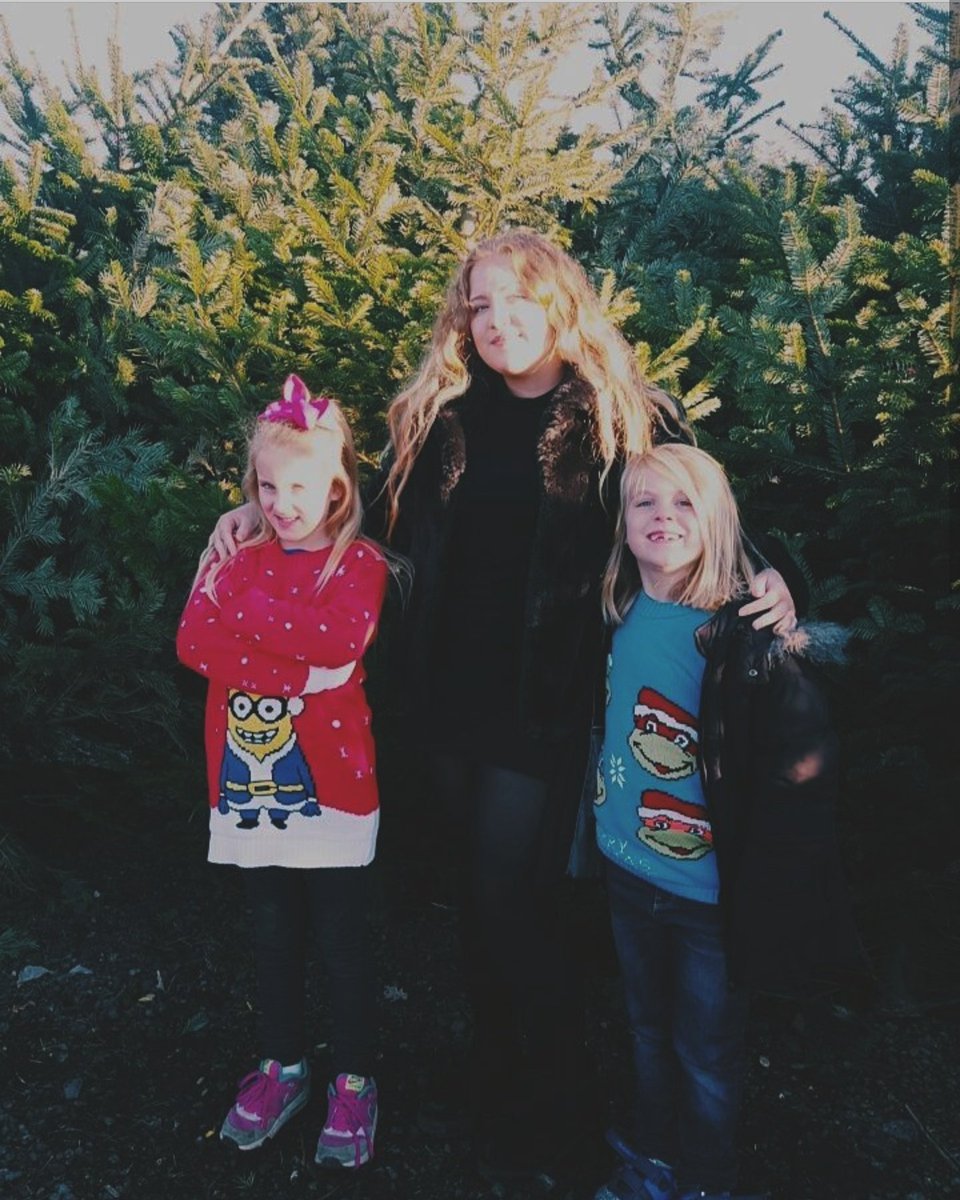 cle97812164's tweet photo. MT BESTEST FRIENDS XXXXXX https://t.co/rYoKM1to1g