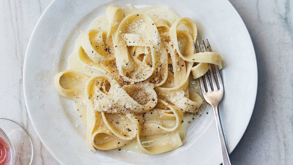 zeroodlenoodle's tweet photo. Make a healthier version of @bonappetit Fettuccine Alfredo by using #Zeroodle soy bean pasta! https://t.co/DiXsOGCSx9 #GlutenFree #LowCarb #CHristmas #HOlidays #Recipes https://t.co/HQ4ipdPC0j
