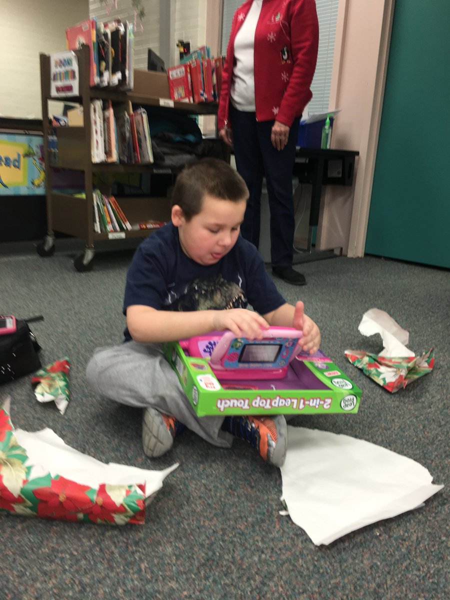 We loved seeing Santa today! Thank you to the Knights of Columbus! JulieMain10 @marneeinman  <a href="/SimondSuperstar/">Simonds Superstars |The Lamphere Schools</a> #weAreLamphere