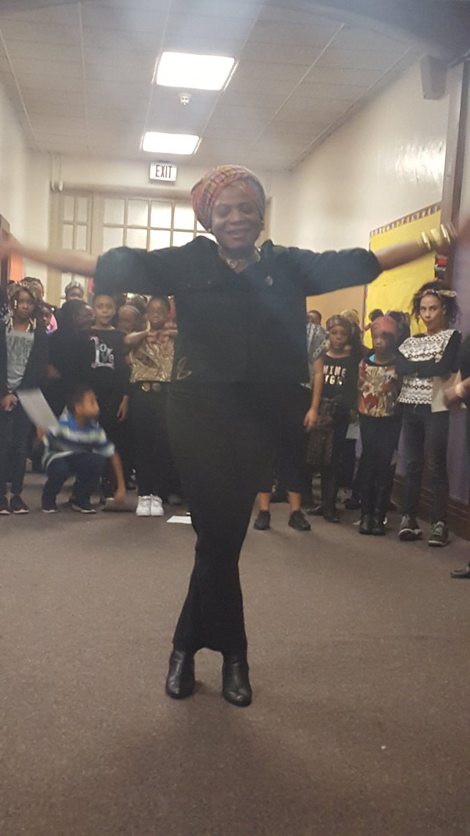 UnderwoodJerome's tweet photo. Amazing culturally responsive teachers produce amazing children #VictoriousMindsAcademy Kwanzaa @RCSDNYS School 44 #RelationshipModel @BarbD_W @DrJoyDeGruy @dr_idonia @uchangenow https://t.co/a6C8cu9VDx