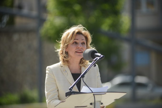 View image on Twitter