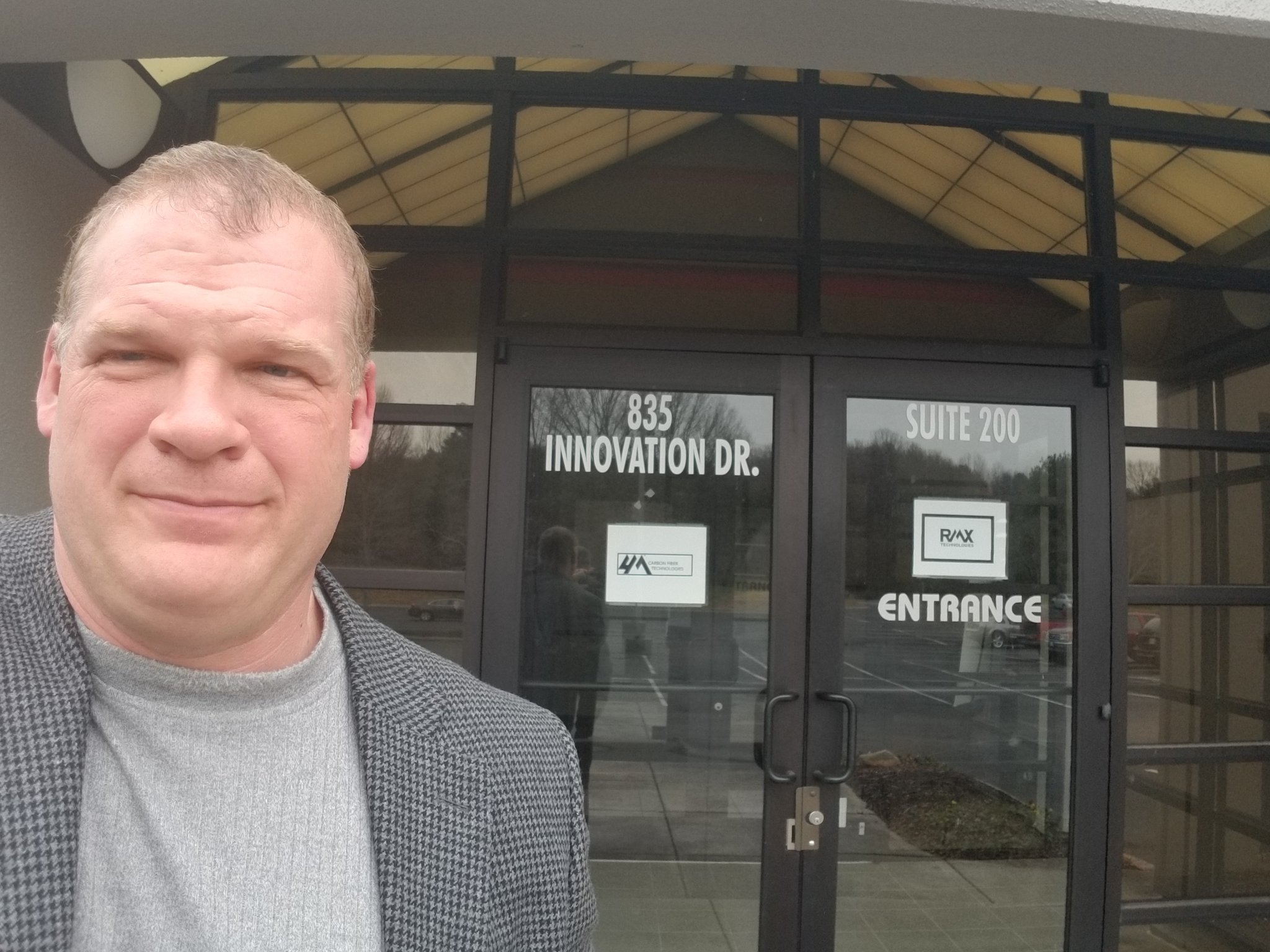 DRq7v2LVwAAXor0.jpg:large