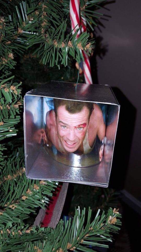 80s_Kidz's tweet photo. Christmas tree decorations done right 👍🏻👌🏻 https://t.co/enxpjSlKWR