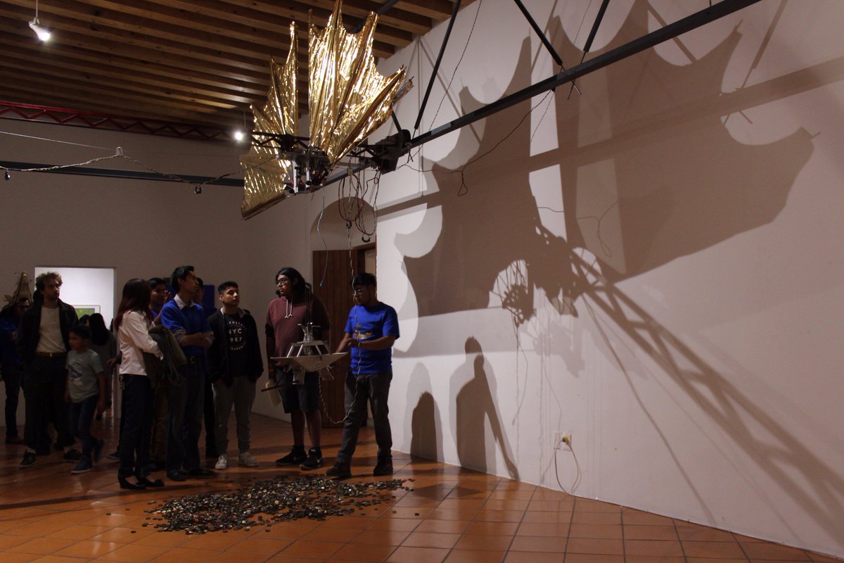 utvco's tweet photo. En entrevista explica el dir.de @ticutvco y @mecautvco, @AlfonsoMigueI, colaboración de estudiantes de #UTVCO en exposición de #FernandoPalma "Guex Liu, Kuu ñunro, Totlalhuan", para crear #Artecnología.

#EducaciónConValor

https://t.co/4tYzHBHfAA https://t.co/zDTfTQGyZr