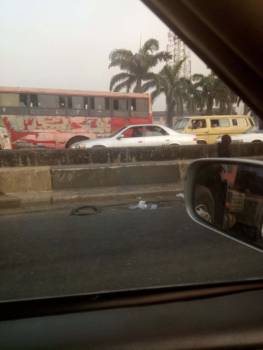 honiilols's tweet photo. I feel so sad for all those on Ikd road right now inward Ketu-Ikorodu. Standstill from Ojota to stadium(my view). Keep safe https://t.co/2shaG2s6aT