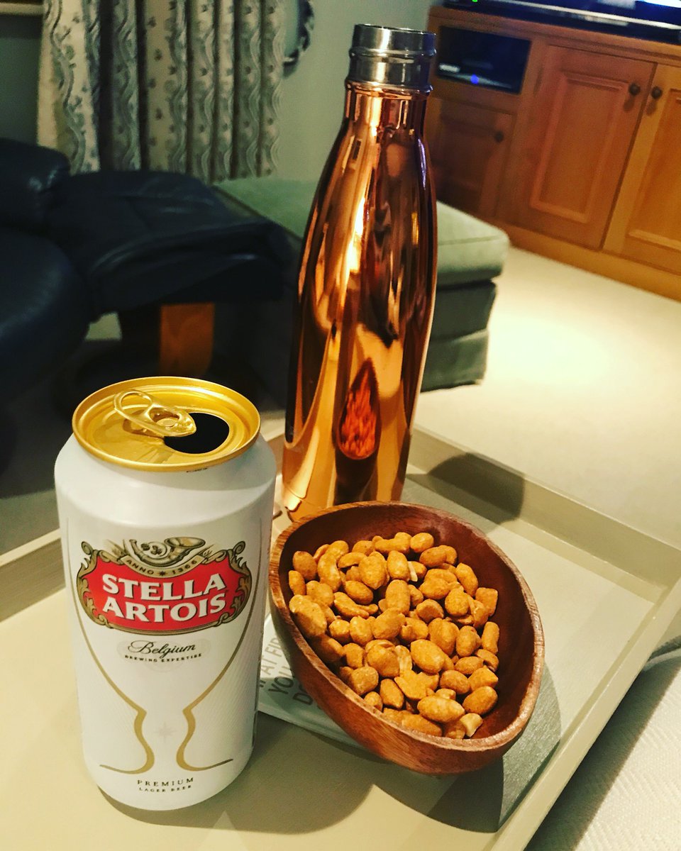sarah_church's tweet photo. Dinner.
Whacked a filter on it to make it more classy.
#stella #dryroasteds #stellaartois #dryroastedpeanuts #dinner #classy https://t.co/9N05GIiZpk