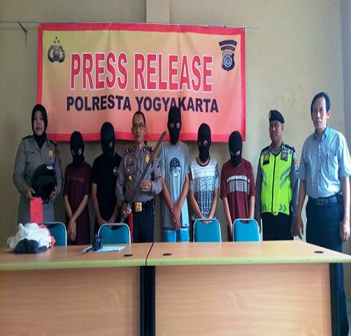 [YOGYAKARTA] Marak Pelaku Klitih Berumuran Pelajar, Polisi dan Orang Tua Harus Berperan Aktif: bersatunews.com/berita-marak-p…