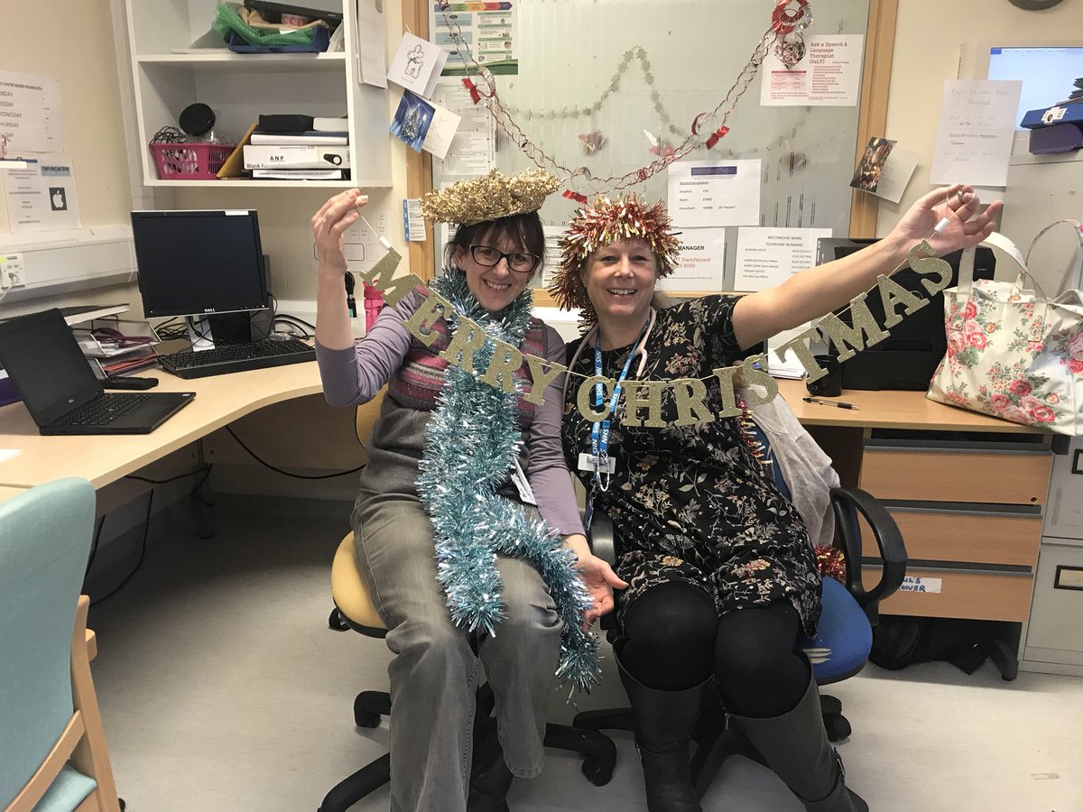 ANPs on Beechwood getting into the Christmas spirit. #lastdayatwork <a href="/rachel_charvill/">Rachel Charvill</a> #leicspart
