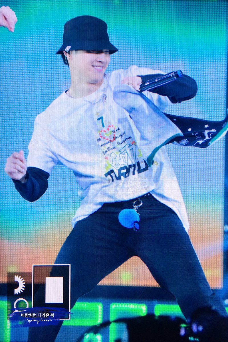 springbreeze16's tweet photo. 171222 쩨비 카와이이😍💕💕💕 #JB #재범 #GOT7 #TurnUp https://t.co/H4Jqzx3FaD