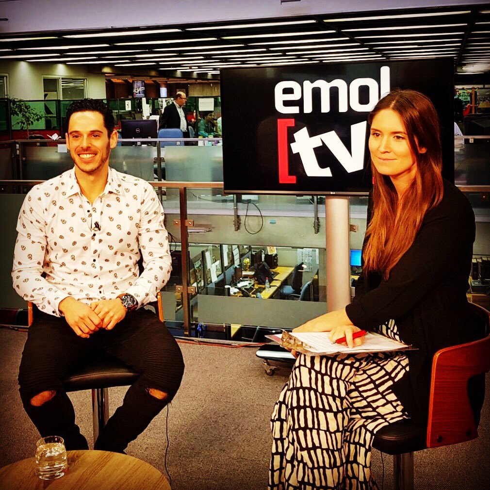 PABLOBENDR's tweet photo. Great chatting with @AliciaHamilton last week @EmolTV . Gracias @Emol por la invitación! 🎶 https://t.co/DHIYkiYzLZ https://t.co/zRzIJKK4UF