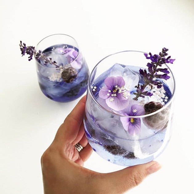 DevineBride's tweet photo. Oh heeey Fridaaay! We’ve been expecting you! 💜 All year in fact! ❤️ Cheers to the weekend! Who’s out for cocktails tonight?? . 
I’ve been getting ‘Ultra Violet’ inspired today (the new Pantone colour of the year for 2018) doing work sitting on a Glas… https://t.co/m8ehlBwuCM https://t.co/gfMyJmPKUG
