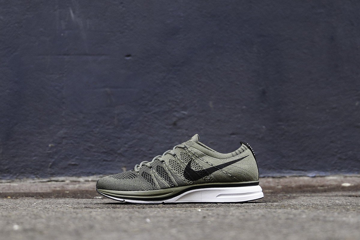 flyknit trainer medium olive