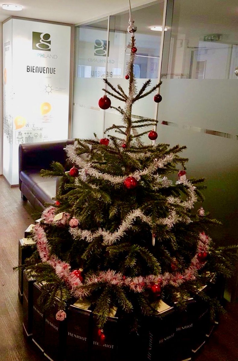 GraphLand's tweet image. Graph Land vous souhaite de passer un très chaleureux Noël