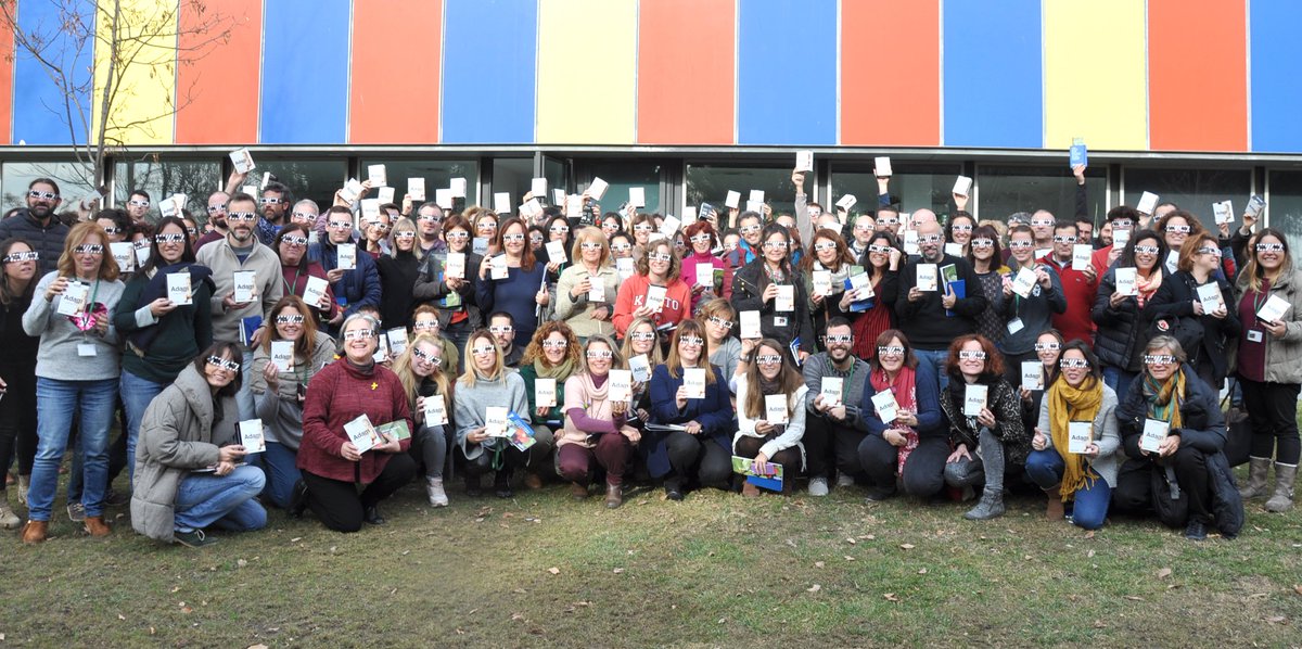 Tot l'equip de <a href="/fundesplai/">Fundesplai</a> ja tenim el pack solidari d'<a href="/Adam_lajoguina/">Adam, la joguina que no existeix</a>, una iniciativa d'<a href="/AbacusCoop/">Abacus cooperativa</a> contra els estereotips en les joguines i a favor de la proposta educativa #Encoratjat . Posa't tu també les ulleres màgiques!