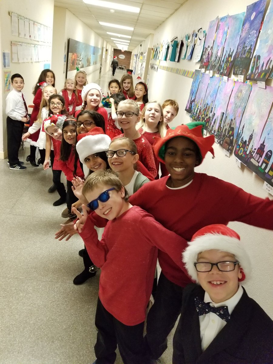 MrsSherman29's tweet photo. Here we come a-caroling! @AsaPackerBASD Glee Club is ready for the Sing-a-long! 🎄🎉🎶 https://t.co/NGVdW0HHD9