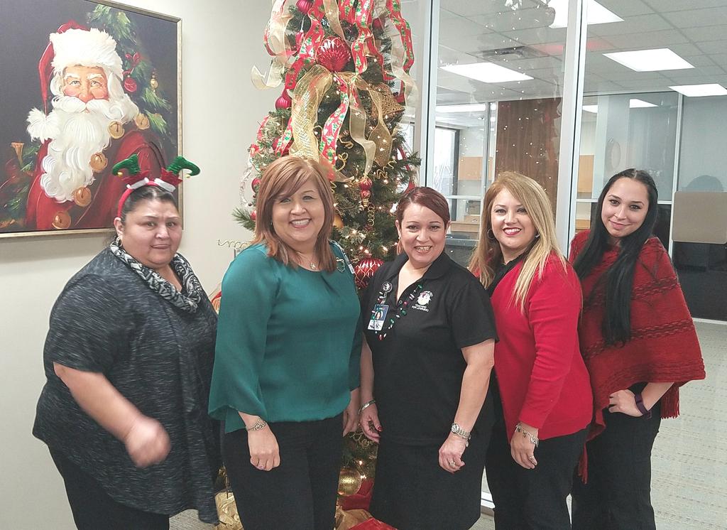 PatLeon07604287's tweet photo. Happy Holidays from the wonderful SAS secretaries.@AldineISD https://t.co/bHtcnG3OFG