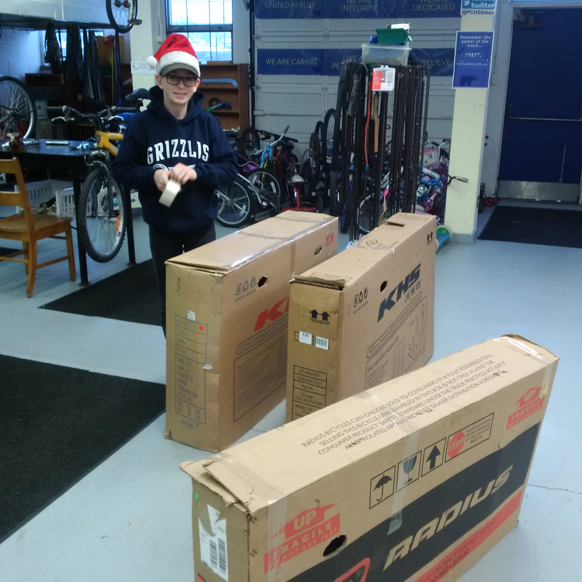 Our main ELF Nathan has boxed 3 bikes for a local family travelling to Cuba over the holidays.  The bikes will be given to very appreciative people.    Enjoy the Holidays.  The shop will be closed today at 11am and back open Jan. 8th
