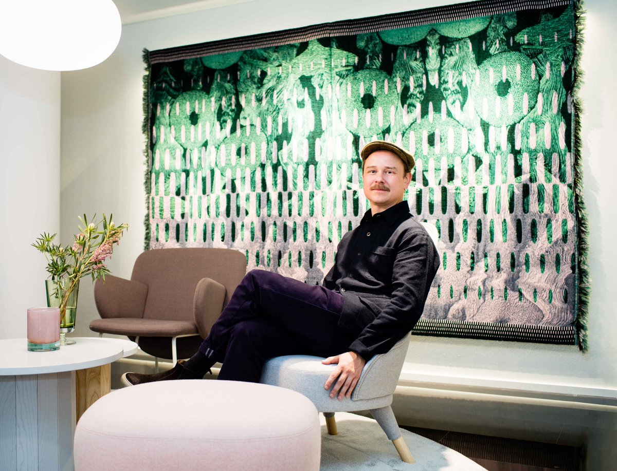 CodesignSwe's tweet image. We’re pushing the boundaries with our design and collaborated with illustrator @kustaasaksi who created this tapestry together with @TextielMuseum for a private client. #codesignswe #kustaasaksi #textielmuseum