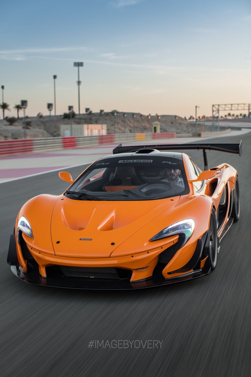 robertovery's tweet photo. 40% MORE #lanzante #privatemotorclub #McLaren #bahrain #issue4 #bestseller #IMAGEBYOVERY #P1LM https://t.co/hY6AsqzQdC