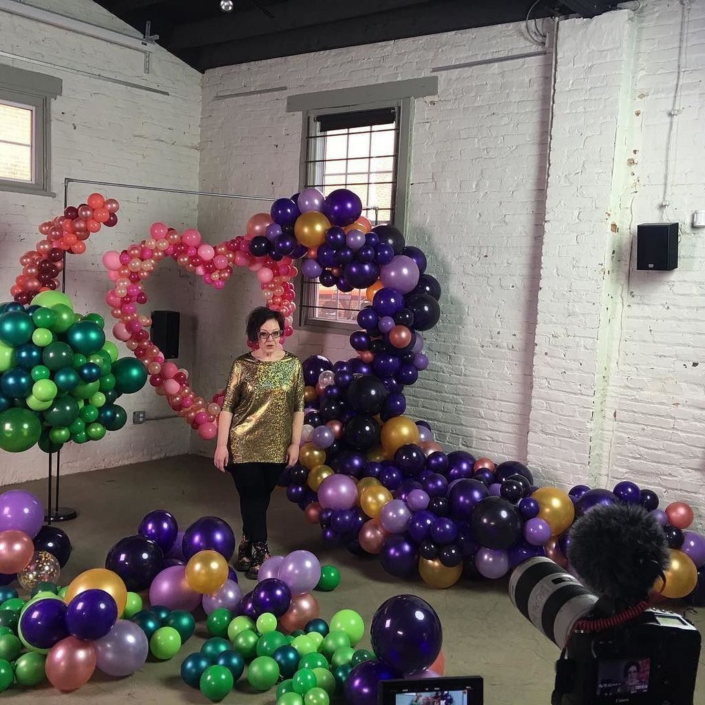 aaboutballoons's tweet photo. Caity was on set this week filming another tutorial for balloon pros. Our #luxeline installations are booking up fast for 2018, so call us for your event soon! .
.
.
.
#balloons #balloonart #balloonarch #balloonvideo #dcballoons #organicballoons #balloon… https://t.co/ct2FJz5BpI https://t.co/PrYkPwcVYL