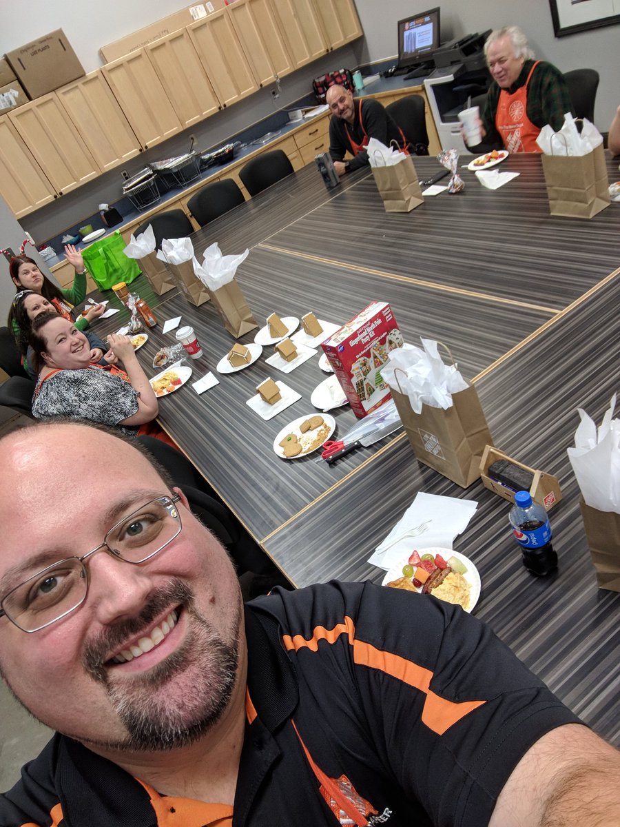 Thank you to our VOA Team for a great 2017. We look forward to the great things 2018 has for us. Thank you for making a difference. <a href="/DJ_Elling/">D_Elling</a> <a href="/amytlawrence1/">Amy Lawrence</a> <a href="/MichaelAbdelhak/">MAbdelhak</a> <a href="/HDLapeer/">Home Depot 2736</a>