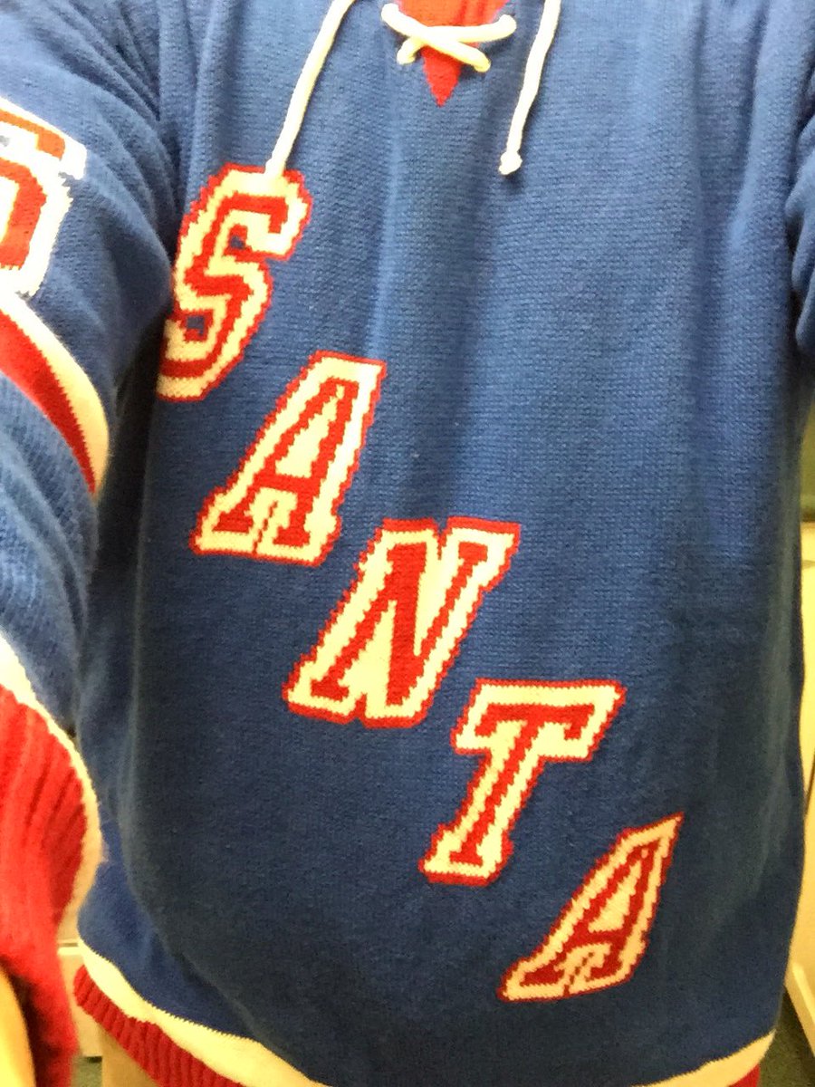 Last day b4 the holidays - must wear Santa jersey <a href="/SD63KELSET/">KELSET Elementary</a> #sd63 #deckthehalls #ChristmasIsComing