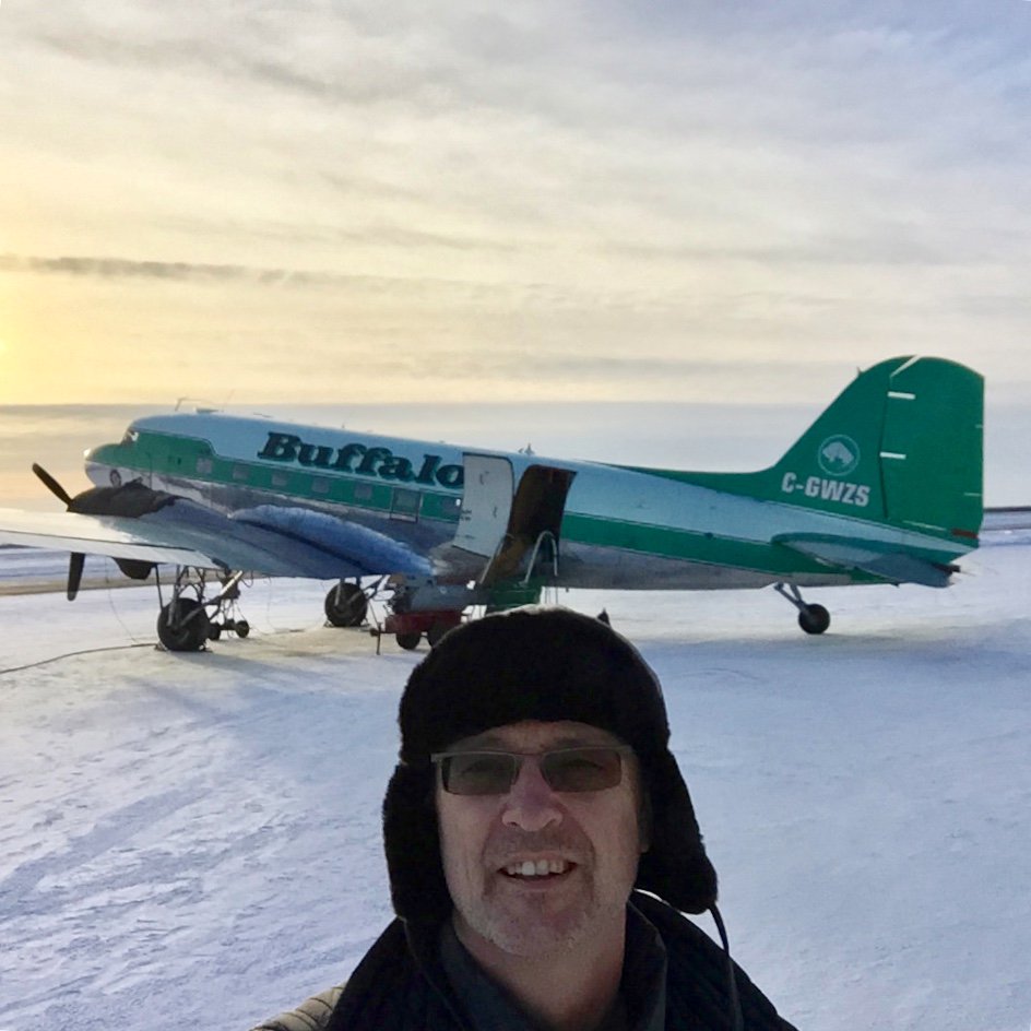 Mit Uralt #Rosinenbomber fliegen, #Nordlichter gucken und und .. Alles bei -22 in #Yellowknife #explorecanada: bit.ly/2BzE4HQ