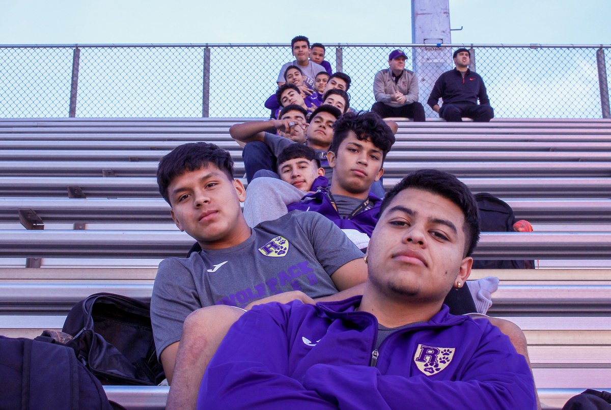 Come out to Deran Koligian Stadium in Fresno tonight to support these guys as they take on the Central Grizzlies <a href="/GrizzlyFutbol/">GrizzlyFútbol</a> 

JV: 4:00 PM
Varsity: 6:00 PM

@KHSDAthletics <a href="/KHSD_Official/">KHSD</a> <a href="/BVarsityLive/">BVarsityLive</a> <a href="/bakersfieldnow/">BakersfieldNow</a> <a href="/Bakersfieldcali/">The Bakersfield Californian</a> <a href="/LetsGo_Wolfpack/">RIDGEVIEW NEWS 🐺</a> <a href="/RHS_PACK/">Ridgeview Wolf Pack</a>
