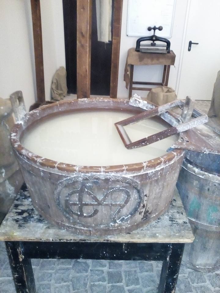 Oggi e domani, dalle 10.00 alle 13.00 e dalle 16.00 alle 20.00, vi aspettiamo al Palazzo del Podestà per farvi rivivere i profumi e i sapori del Medioevo! #FabrianoPalio #PalioDiSanGiovanni #Identità #Appartenenza #Storia #destinazionemarche <a href="/MarcheTourism/">Marche Tourism</a> <a href="/MarcheTourismEN/">Marche Tourism En</a>