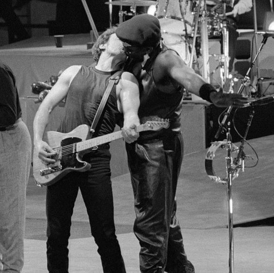 Not sure but I think this some River tour lip-locking from '80-'81. Could be from earlier.