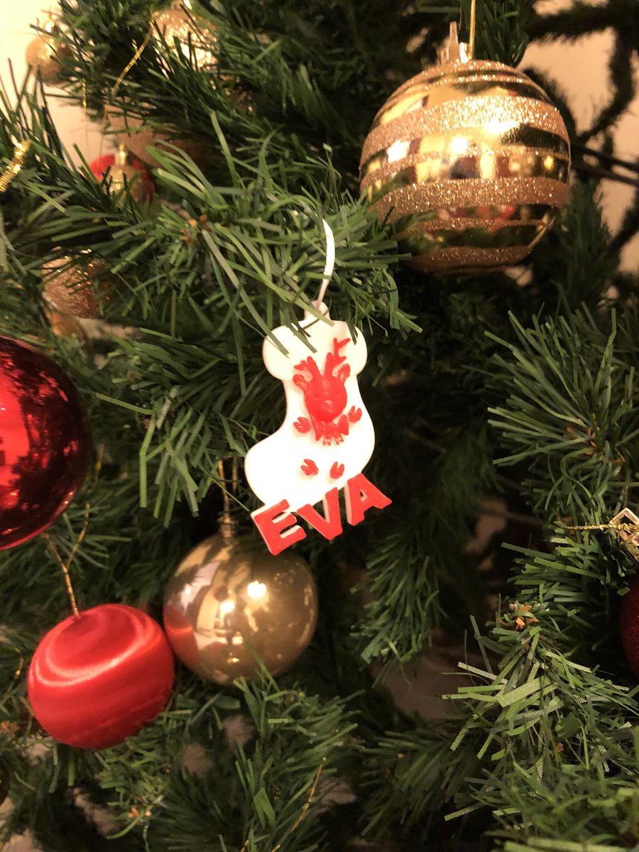 nadianaffi's tweet photo. Personalized #christmasdecoration by @educationmakers @Concordia @Milieux_news @a_l_davidson #MerryChristmas2017 ! #ChristmasTree https://t.co/WwmbSF3d64
