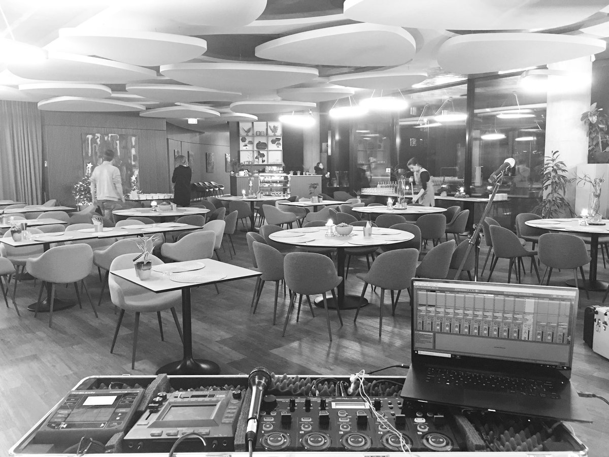 My friday evening plans - playing at poetry book presentation! Another great experience 🙂 #loopstation #beatbox #poetry #greenhall #openingceremony